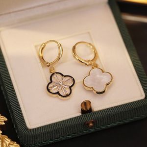 Модные дизайнерские ювелирные изделия vans cleefly Clove Stud Classic Small Fragrance Wind Earrings Fourleaf для женщин Senior New 18k Gold Plated Christm w