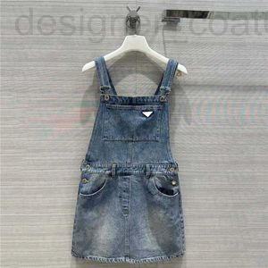 Klänningar i stora storlekar designer Kvinnor Designer Denim Strap Klänning med bokstavsmärke Högklassiga Korta kjolar Damer Casual Suspender Apparel 680F