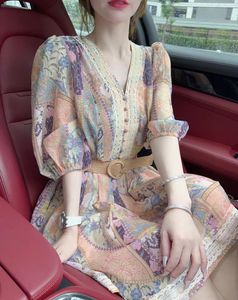 Женские дизайнерские платья Wonder Land Brand Tag Silk Street Luxury Brand The Dancer Courreges Anagram Wonderland Beach Bohemian Holiday Style Cardigan платье V-образное