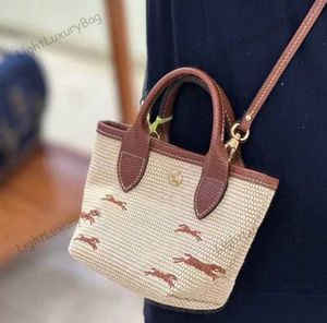 5A Designer تطريز الحقائب القش Bag Summer Beach Bag Bag Crossbody Bag Bucket Wallet Women Handbags Luxury Classic Permes 230705