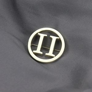 Broche de designer de letras circulares para homens e mulheres broches vazados em H de luxo para senhoras, joias de vestido, alfinetes de ouro, alfinetes de peito, joias de casamento de 3 cm