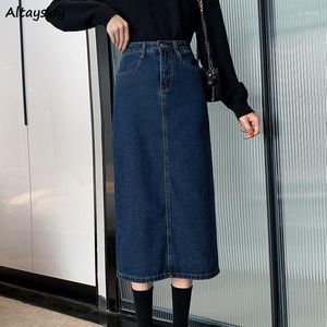 Kjolar Dam Slit Blå Denim Lång A-linje Kvinnliga Kläder Eleganta All-match Enkla knappar Mitten av vaden Solid Streetwear Ins Casual