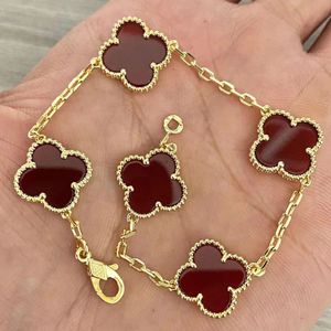 2023 Luxury Clover Designer Bracelet Mother of Pearl 18k Gold Brand Love Bangle Charm Bracelets Shining Crystal Jewelry for Wom563289