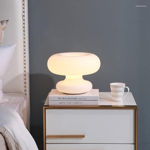 テーブルランプミニマリストモダンなキノコ乳白色ランプ寝室用デザイナーアートリビングルームソファサイド読書灯LED装飾