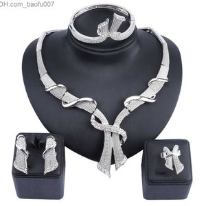 Pendanthalsband Dubai Silver Crystal Jewelry Set Wholesale Bridal Accessories Nigeria Wedding Halsbandörhängen Bijoux Kvinnesmycken Set Z230706