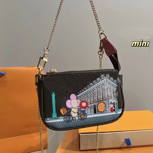 Mini totes crossbody çantalar Noel sınırlı tasarımcı zincir çanta kadınlar çapraz vücut moda aksesuarlar deri debriyaj para çanta