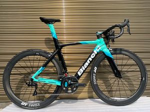 Bianchi Oltre XR4 Carbon Complete Bike Disc Tram с R7010 Groupset 50 мм колеса колеса