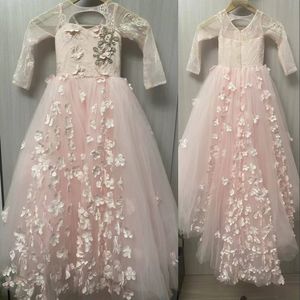 2023 Lovely Pink Flower Girls Dresses Jewel Neck Tulle Lace Beads Long Sleeves Floor Length 3D Floral Kids Birthday Girl Pageant Gowns Real Image