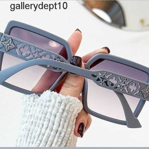 Jingjia Mirror New Square Large Frame Hollow out Dark Flower Sunglasses for Women's Fashion Individualized Fashion Versatile Western and High end