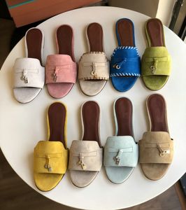 2023 مصممة سيدة Slippers Sandals Slippers مسطح النعال المتسكع من الجلد المتسكعون