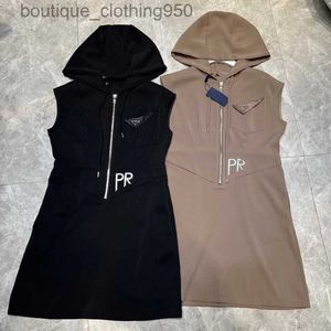 Designer casual klänningar för kvinnor 23 Sommar New Line Dragsko Hood Halv Dragkedja Logotyp Broderad Bokstav A Hög midja Ärmlös Klänning Kvinnor