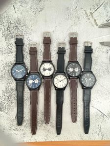 Hot Vintage Quartz Classic Alphabet Markers Man Watch Luksusowe zegarki designerskie Neutralne Proste zegarki 43 MM