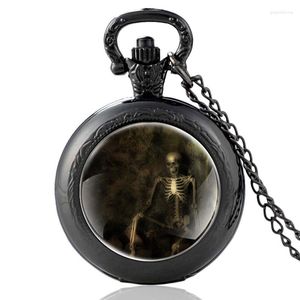 Montres de poche Rétro Crâne Squelette Noir Unique Quartz Montre Hommes Femmes Verre Dôme Classique Pendentif Collier Heures Horloge