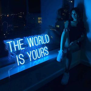 LED LED The World Is Yours Signs Pink Custom Light Sign Hanging Neon Lights Words لغرفة نوم الجدار HKD230706