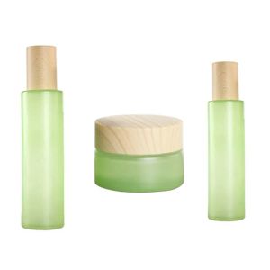 Garrafa de vidro verde fosco da moda Frasco de creme spray loção Frascos de bomba Recipiente cosmético 20ml 30ml 40ml 60ml 80ml 100ml 120ml com tampas de madeira imitadas