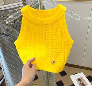 デザイナーTシャツ女性ニットタンクトップ刺繍ベストノースリーブ通気性ニットプルオーバースポーツトップス