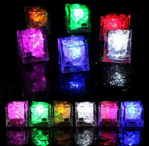 LED Gadget Aoto Colors Mini Romantic Luminous Artificial Ice Cube Flash Light for Wedding Christmas Party Bar Decoration