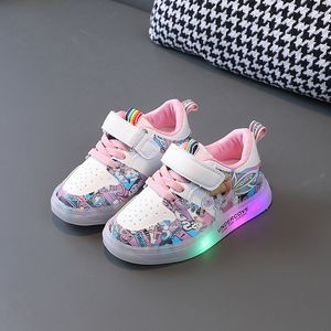Кроссовки весенняя обувь для малышей для мальчиков и девочек детей освещает тренеры со светодиодными светодиодными лампами, мягкая повседневная обувь 213016 год 230705