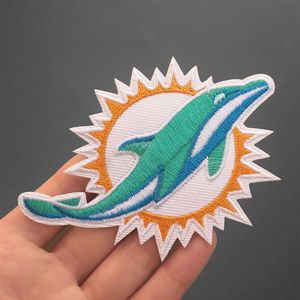 Bleu dauphin poisson dessin animé patchs brodés fer sur pour vêtements chapeau bricolage rayures appliques Badge autocollants sac à dos Jacket2312