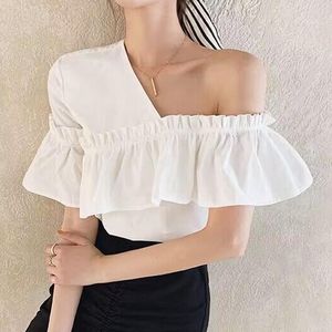 Damblusar Elegant Snygg vit volangskjorta 2023 Summer Sned Off Shoulder Collar Retro Blus Dam Kortärmade Plissé Toppar 27768