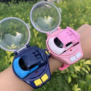Model odlewu dzieci Cartoon Mini RC zdalnie sterowanym samochodowym zegarkiem zabawki elektryczny nadgarstek akumulator wyścigi dla chłopców dziewcząt prezent 230705
