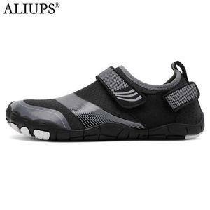 أحذية المشي لمسافات طويلة Aliups 36-46 Aqua Shoes Wather Water Shoes Swimming Men for the Sea Beach Shoes Boys Man Barefoot Shoes Gym Running Hkd230706