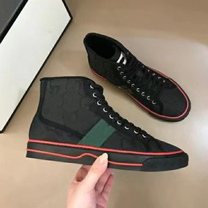 Lusso la griglia alta top Tennis 1977 sneakers uomo donna scarpe di tela in nylon 77 ricamo Scarpa da ginnastica sportiva con striscia Web verde e rossa 08