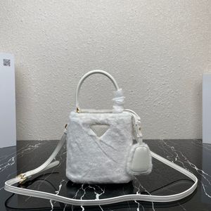 1BA373 Yeni Kadınlar Crossbody Bag Üst kaliteli omuz çantası keçi çantası çıkarılabilir omuz askısı günlük kullanım için çok pratik