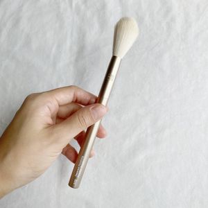 Beautyact Pennello per trucco Finitura affusolata Pennello per cosmetici in polvere n. 112 - Manico dorato Evidenziatore per capelli lunghi Fard Strumenti di bellezza