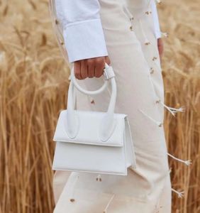 TOTES Kadın Çanta Tasarımcısı Tote Alışveriş Çantası Yüksek Kaliteli Lüks Moda Omuz Çantası Patent Deri Altın Logo Sanat eseri Beyaz Pu Sade Crossbody Bag