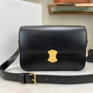 2023 Vintage Crossbody Bag Trend Fashion Simple Atmospheric Design Damer Stor kapacitet Delikat handväska Läderdesign Underarm Bag