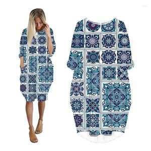 Fritidsklänningar Plus Size Jul för kvinnor Mode Långärmad koreansk stil Kvinnokläder Damkläder Midi Kvinnlig Klänning Paisley