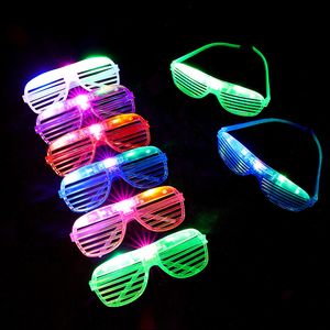 Persianas da moda Forma LED piscando Óculos iluminam crianças Brinquedos Suprimentos para festas de Natal Decoração Óculos brilhantes