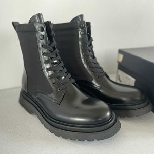 Mode Män Designer Läder Ankel Martin Combat Boots Lyx Plattform Kilar Snörning Rund tåblock Klackar Platta tossor Höst Vinter Outdoor Trainers EU38-46