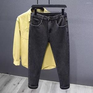 Jeans da uomo invernali felpati e spessi a righe alla moda versione coreana aderente leggings caldi elastici casual versatili