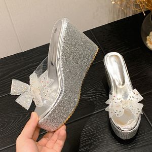 Liyke PVC Kadınlar İçin Şeffaf Terlik Moda Kristal Bowknot Yaz Tasarımcısı Slaytlar Ayakkabı Yüksek Topuklu Platform Kama Sandalet