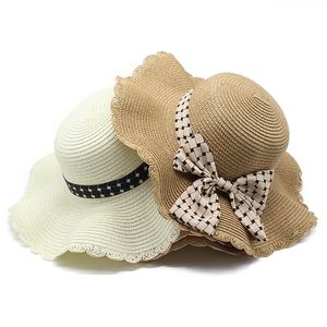 Sommar Kvinnors Båtare Strandkeps Casual Panama Hatt med bred brätte Dam Klassisk Platt Bowknot Halm Solhatt Kvinnor Fedora Present