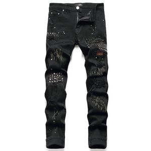 Jeans Masculino Elástico Rasgado com Rebite Nova Calça Jeans Pequena Reta Buraco Preto Estilo Punk Moda Caual Streetwear289s