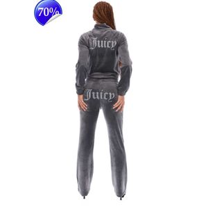 Peça Design Avançado Mulheres Duas Calças Veludo Juicy Tracksuit Mulheres Coutoure Set Track Suit Couture Juciy Coture Sweatsuits 23ess Fasds