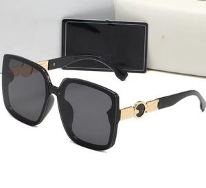 Sommarkvalitet berömda solglasögon lyxiga solglasögon för män Kvinnor Topp svarta solglasögon UV400 Strålskyddsglasögon Polaroidlins med låda