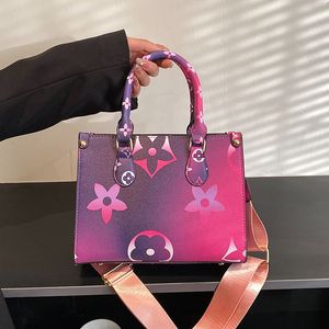 Avancerad textur Trendig Presbyopisk handväska med stor kapacitet Kvinnor Fashionabla All-Match axelväskor Dopamin Messenger-väskor