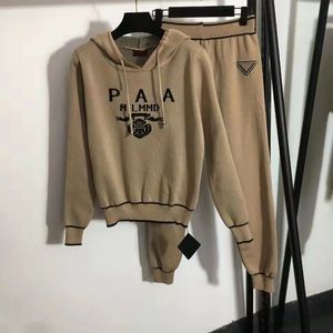 23ss Womens Tracksuits Designer Tracksuits Mulheres Definir Outono e Inverno Nova Manga Longa Casual Mulheres Desgaste de Alta Qualidade Puro Algodão Roupas de Malha