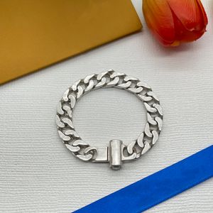 Bracciale di design a maglie di lusso da donna Bracciali con ciondoli a maglie fortunate da uomo Moda alla moda in argento dorato Brillante e accattivante gioielleria raffinata temperamento elegante versatile