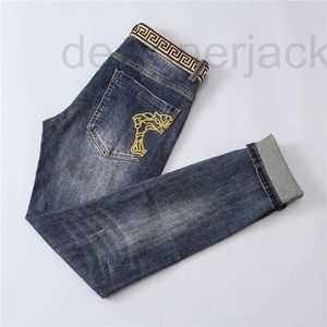 Męskie dżinsy projektant Plus rozmiar dżinsy męskie Medusa haftowane spodnie z dziurami markowe spodnie męskie modne retro spodnie jeansowe na co dzień P5Z6