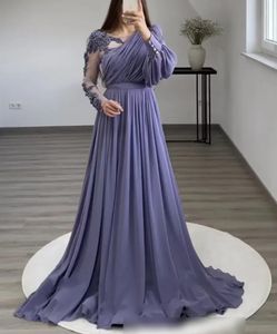 Charming Chiffon A Line Pleated Motehr Of The Bride Dresses With Long Sleeves Lace Appliqued Special Occasion Dress For Women Plus Size Formal Party Wear CL2548