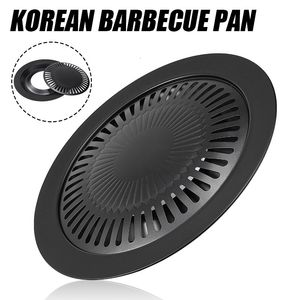 BBQ Tools Accessories 32cm Round Iron BBQ Grill Pan Korean Meat Roast BBQ Grill Plate With Holder Non Stick Barbecues Cooking Pan Tools Easy Clean 230707