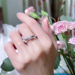 Exquisite lover couple rings rope knot designer ring luxury diamond rings for women geometric Aesthetics Jewelry Deluxe Classic Jewellery gift anniversary charm