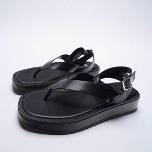 Sandaler Sommar Kvinnor Skor Svart Platt Läder Mode Sandaler Snörning Ankelrem med tjock sula Sandaler För Kvinnor ZA Pinch Toe Flip Flops 230707