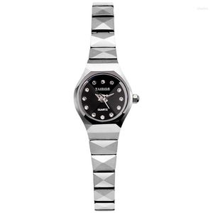 Armbandsur Dam Tunn Titanstål Enkel Casual Märkesklocka Flickor Student Vattentät Quartz Watch High Quality Drop