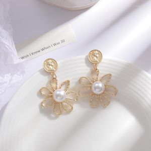 Dangle Earrings Vintage Gold-plated Hollow Flower Pendant Metal For Women Simple Face Coin Fashion Jewelry